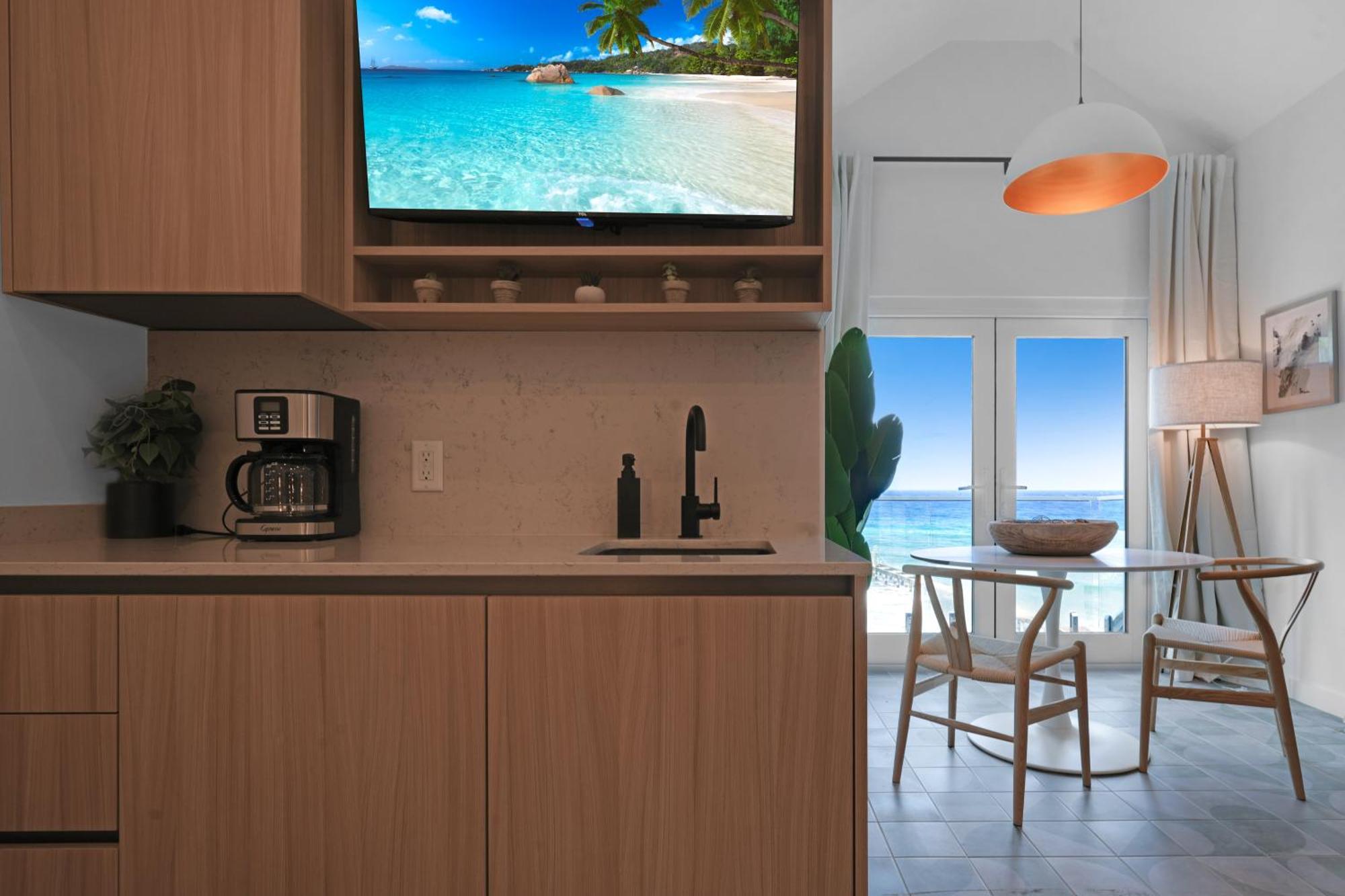 Cobalt Coast Resort West Bay Екстер'єр фото