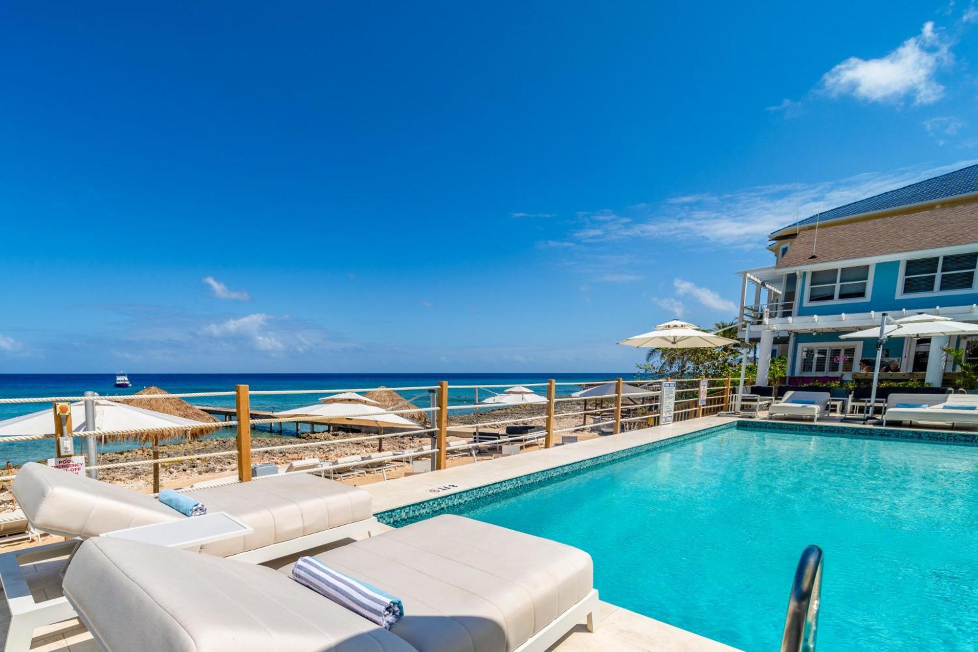 Cobalt Coast Resort West Bay Екстер'єр фото