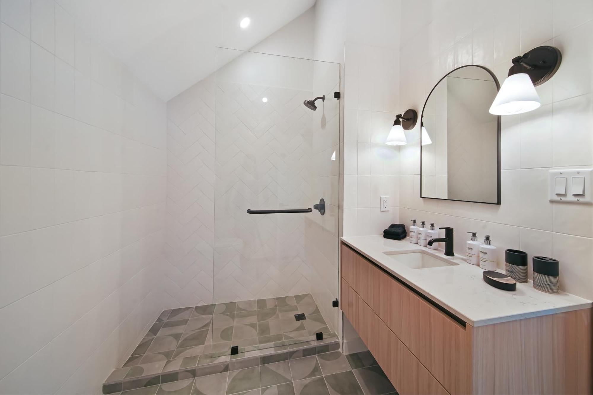 Cobalt Coast Resort West Bay Екстер'єр фото